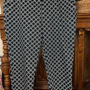 Worthington Black and White geometric modern fit Patterned Cropped  pants 18
